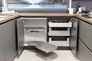 moderne-u-küche-graphit-schwarz-schubladensystem