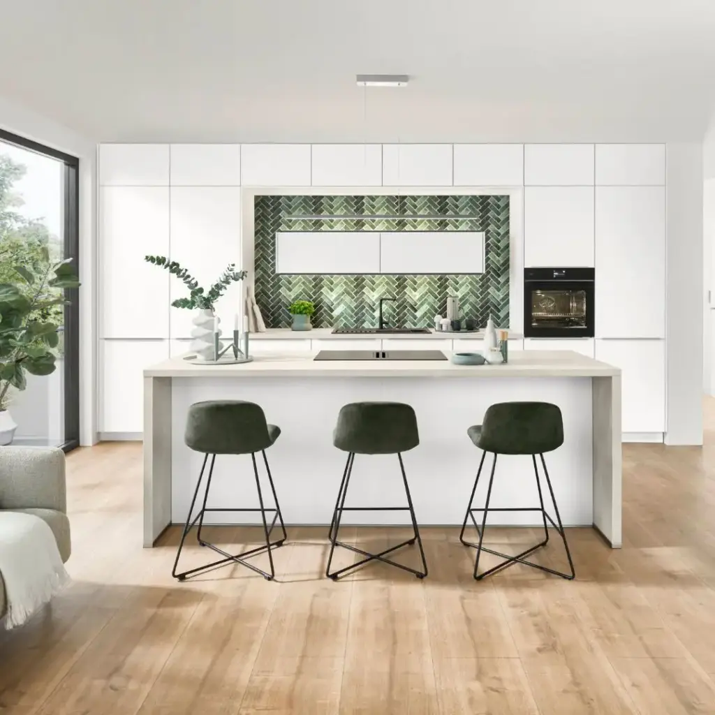 küchenhersteller-nobilia-inselküche-design-weiß