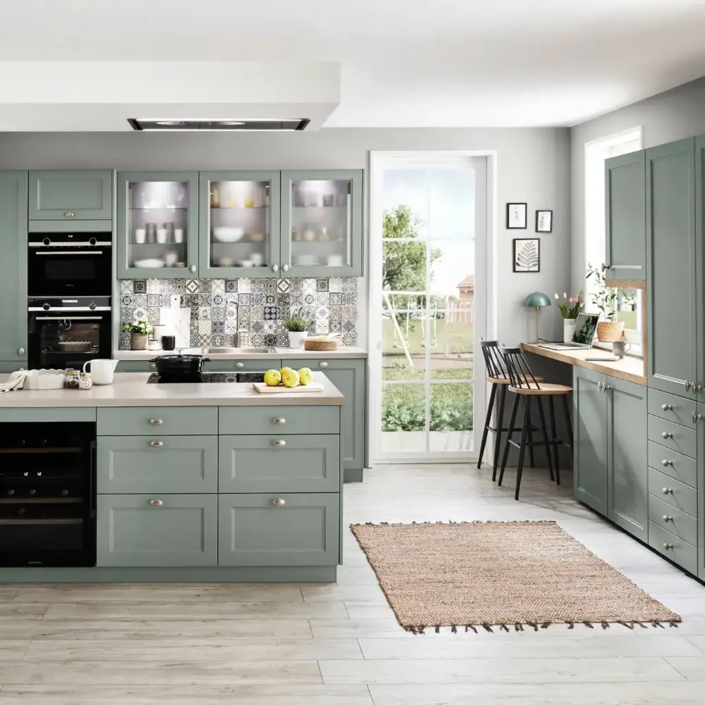 küchenhersteller-nobilia-landhaus-inselkueche-schilfgruen